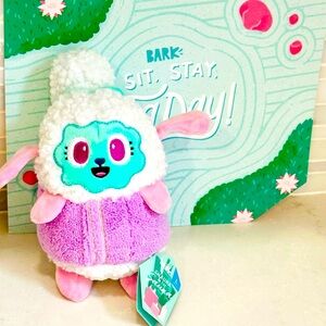 NWT Bark Box Spa Day Shauna in the Sauna Sheep Dog Toy Spiky Ball Crazy Crinkle